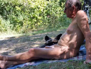 Nudist grandpa to hand rub-down the strand