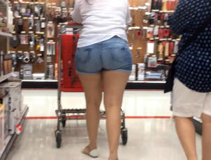 Latina Plumper Young knew how to walk with the cart!!